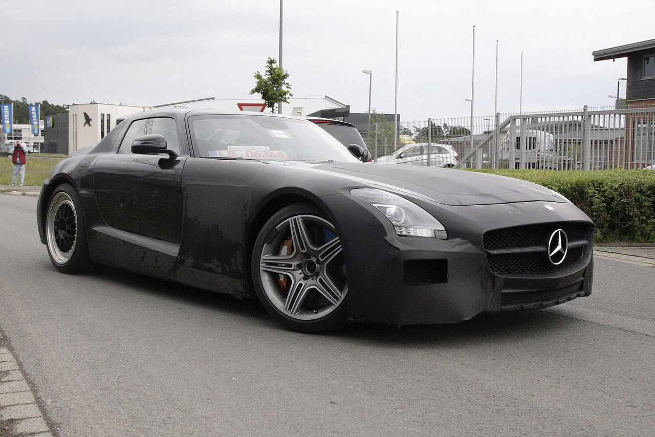 Mercedes-Benz SLS AMG Black Series - zdjęcia szpiegowskie