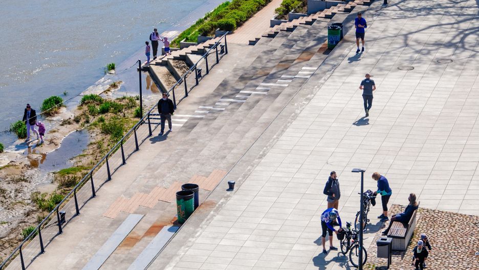 Warszawa. W sobotę słońce będzie świeciło zza chmur