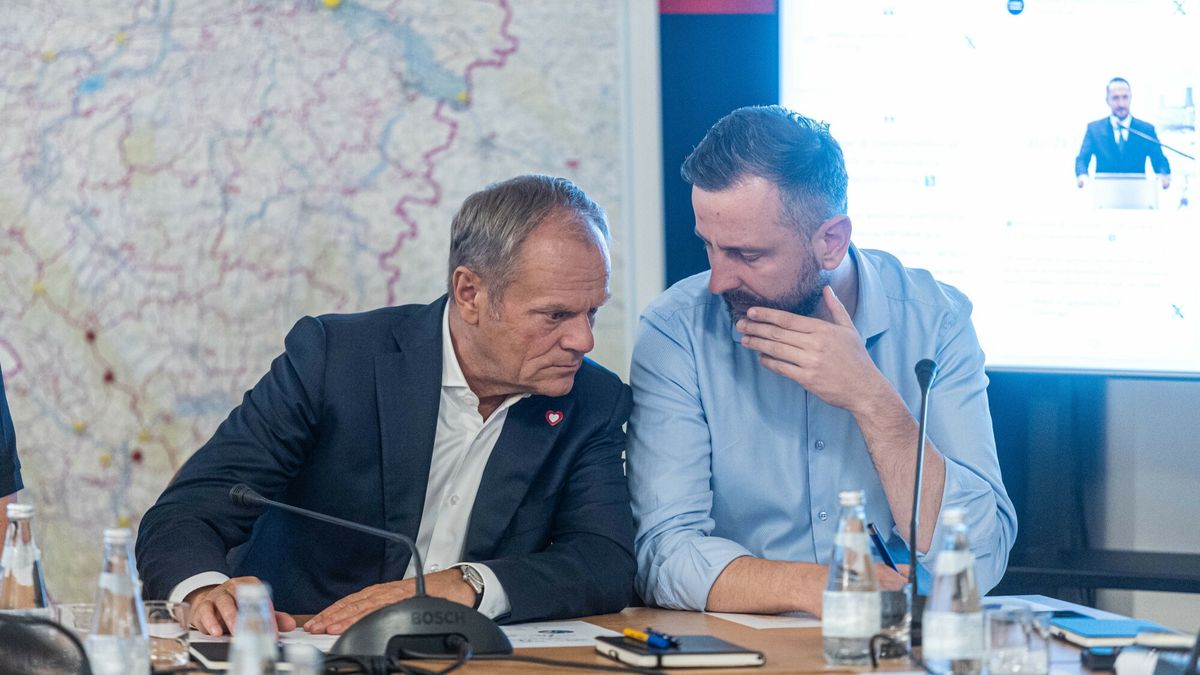 Donald Tusk w sztabie kryzysowym we Wroc?awiu
24.09.2024 Posiedzenie sztabu kryzysowego z udzialek Donalda Tuska we Wroclawiu n/z Donald Tusk Wladyslaw Kosiniak-Kamysz  fot. Krzysztof Kaniewski/REPORTER
Krzysztof Kaniewski/REPORTER