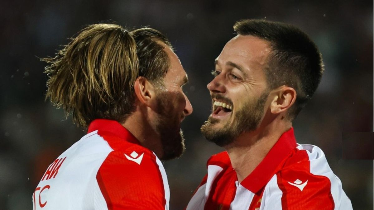 Piłkarze Crvenej Zvezdy po zdobyciu bramki przeciwnika