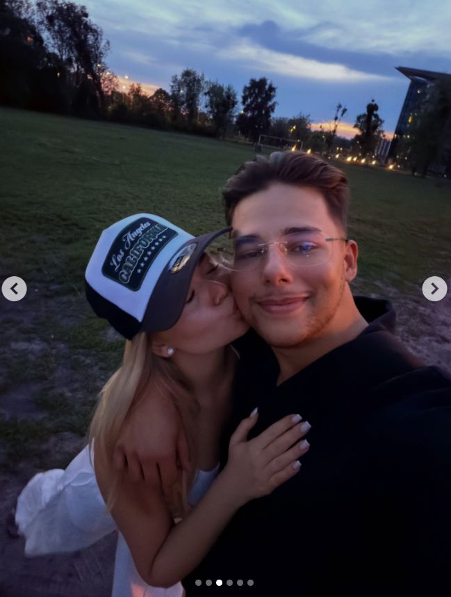 Allan Krupa z partnerką