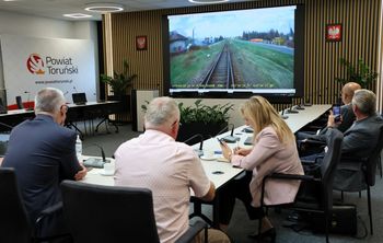 Linia kolejowa Toruń Wschodni - Czernikowo przejdzie modernizację. Pociągi mają pojechać 120 hm/h