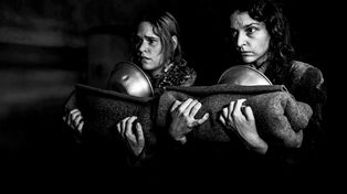 Najlepszy polski film 2026. Złote Lwy dla "Przez ścianę"