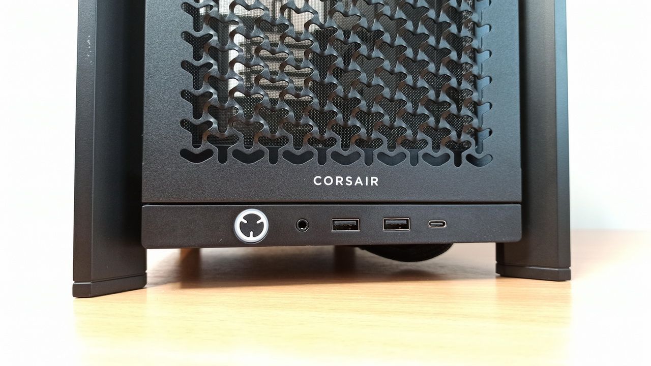 Sprawdzam obudowę Corsair Frame 4000D