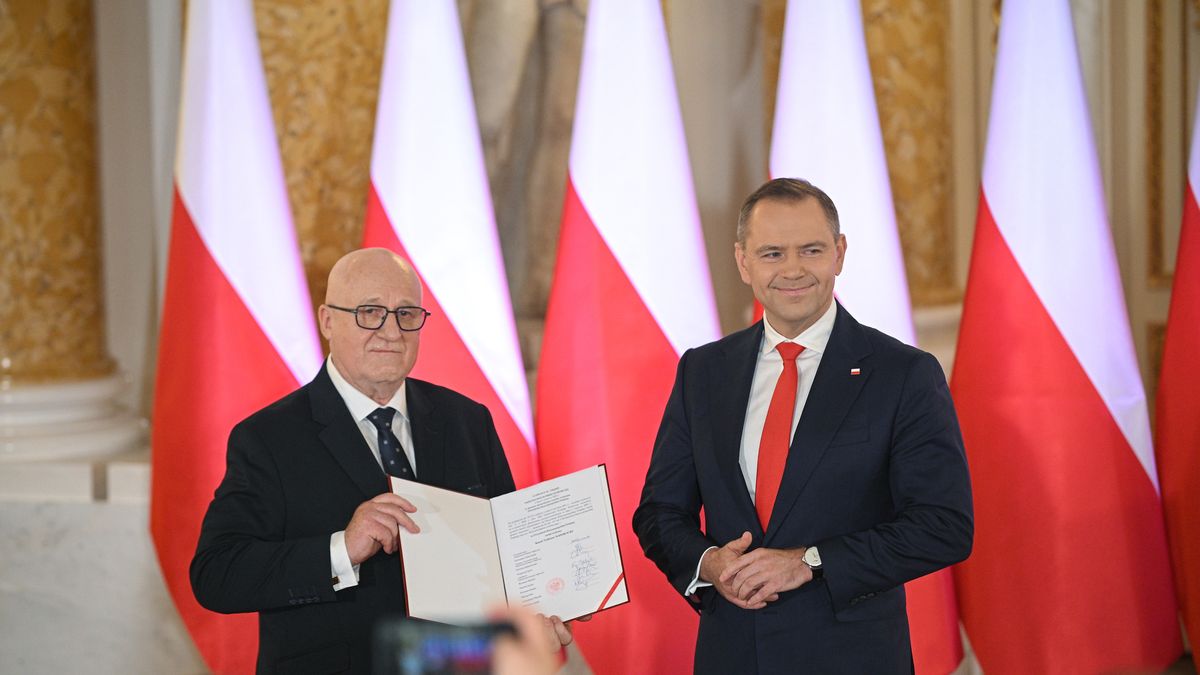 Karol Nawrocki, Sylwester Marciniak
Marcin Obara
PKW, prezydenckich, prezydenta rp, uchwa�a, uchwa�y, wr�czenie, wyniku wybor�w, zamek kr�lewski