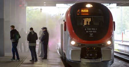 Wrocław. Zwrócił uwagę konduktorom bez maseczek. Kazali mu "wypier*"