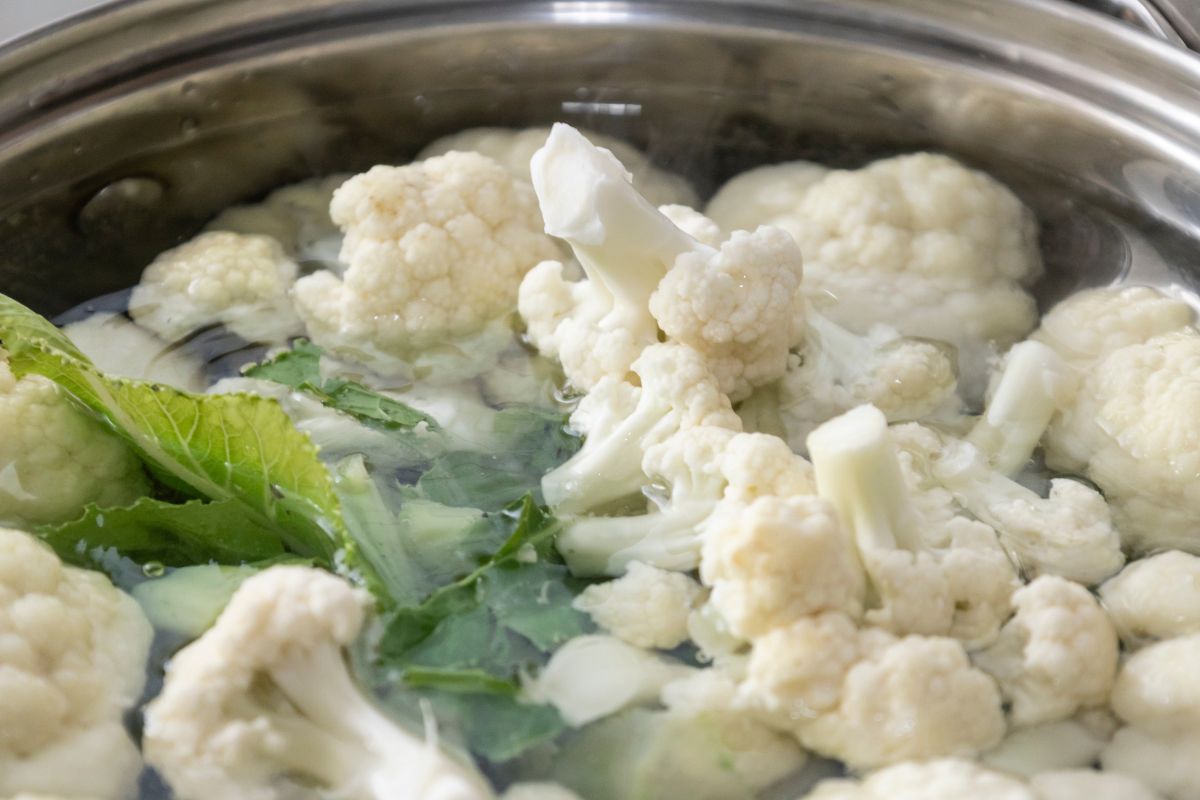 Jeden składnik sprawi, że kalafior nie będzie śmierdział