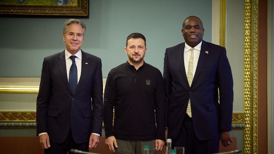 KYIV, UKRAINE - SEPTEMBER 11: (----EDITORIAL USE ONLY MANDATORY CREDIT - 'UKRAINIAN PRESIDENCY / HANDOUT' - NO MARKETING NO ADVERTISING CAMPAIGNS - DISTRIBUTED AS A SERVICE TO CLIENTS----) President of Ukraine Volodymyr Zelenskyy (C) holds a joint meeting with the United States Secretary of State, Antony Blinken (L), and the Secretary of State for Foreign, Commonwealth and Development Affairs of the United Kingdom of Great Britain and Northern Ireland, David Lammy (R) in Kyiv, Ukraine, on September 11, 2024. (Photo by Ukrainian Presidency / Handout/Anadolu via Getty Images)