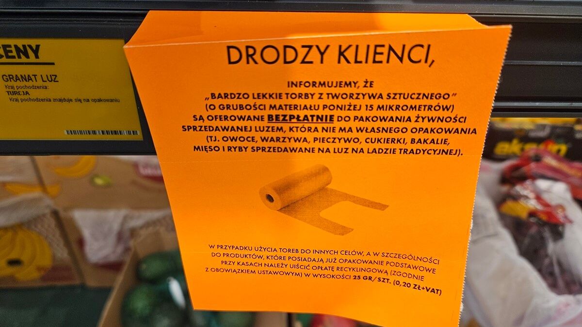 Biedronka naliczy klientowi 25 groszy za każdy źle wykorzystany jednorazowy woreczek