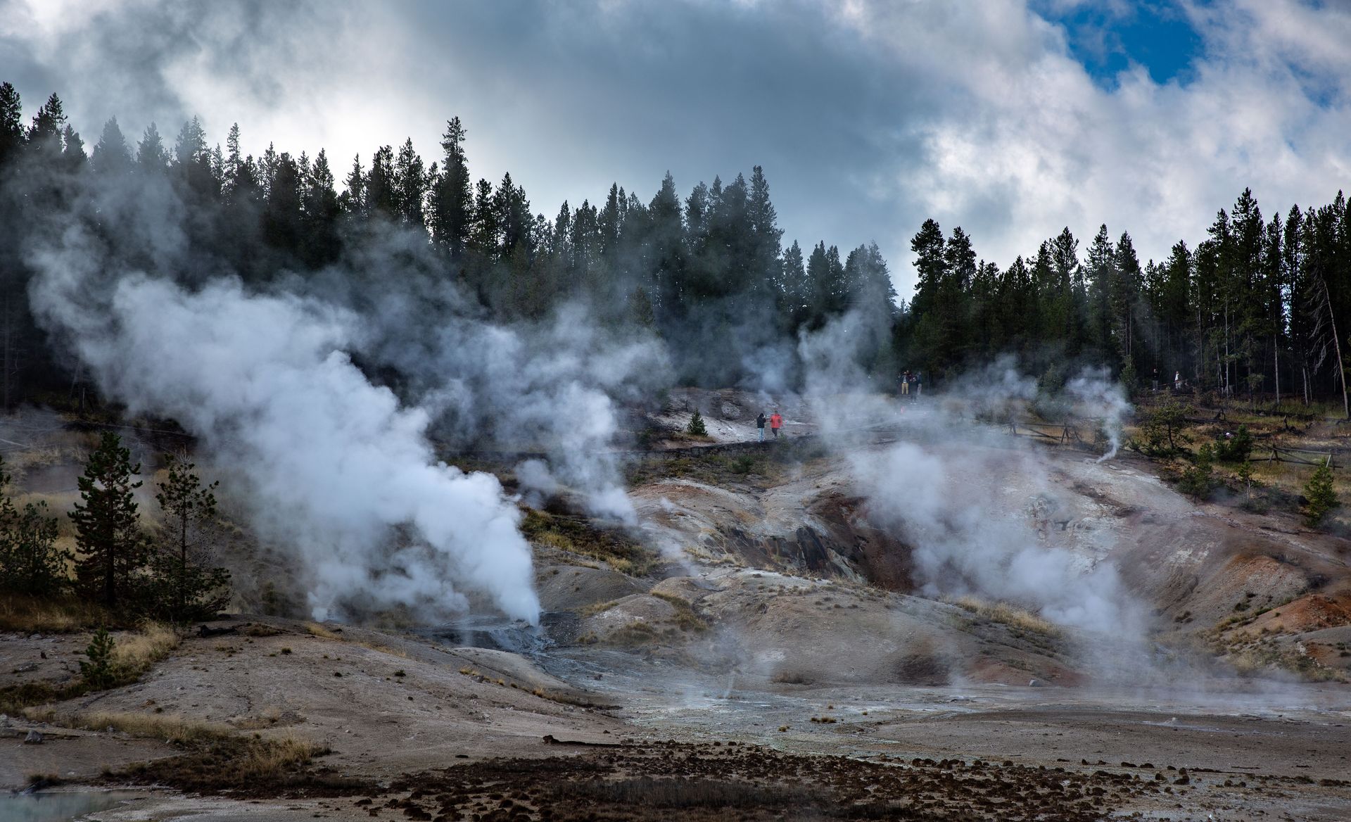 superwulkan-yellowstone-nowe-odkrycia-geolog-w-budz-niepok-j