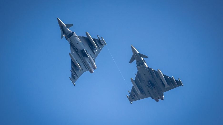 Niemieckie myśliwce Eurofighter. Zdjęcie ilustracyjne