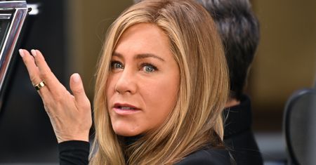 Nie żyje ojciec Jennifer Aniston. Szykuje się kłótnia o wielki majątek?