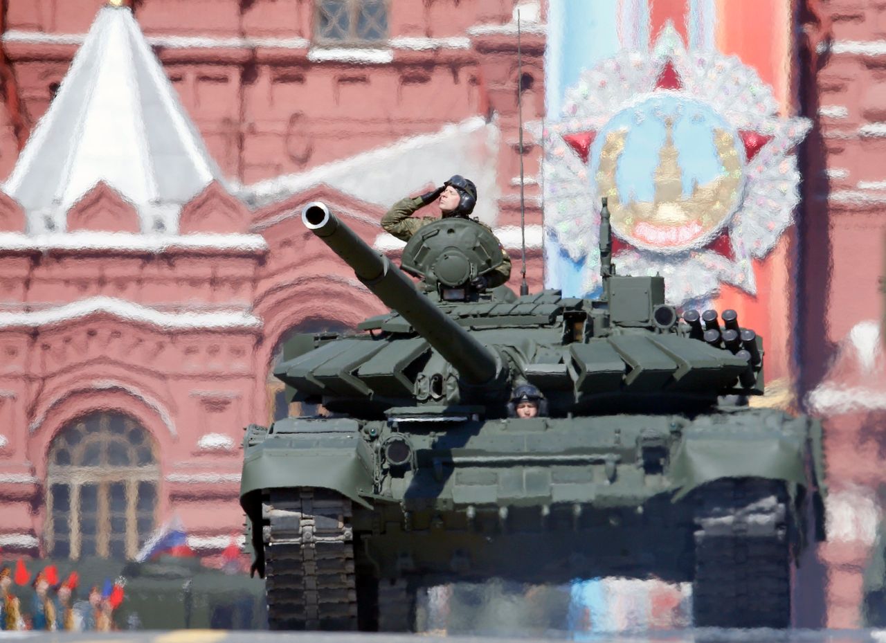Parada rosyjskiego sprzętu wojskowego z okazji Dnia Zwycięstwa