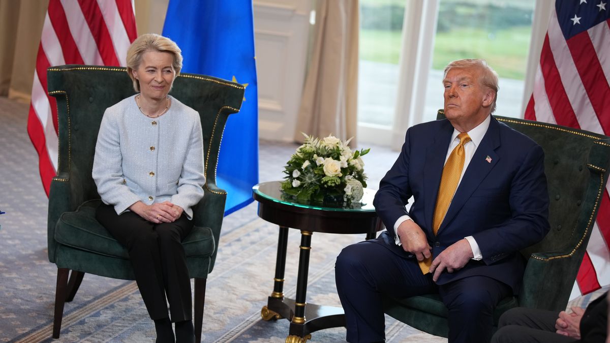 TURNBERRY, SCOTLAND - JULY 27: U.S. President Donald Trump and President of the European Commission Ursula von der Leyen announce a US-EU trade deal after a meeting at Trump Turnberry golf club on July 27, 2025 in Turnberry, Scotland. U.S. President Donald Trump is visiting his Trump Turnberry golf course, as well as Trump International Golf Links in Aberdeenshire, during a brief visit to Scotland from July 25 to 29. (Photo by Andrew Harnik/Getty Images)