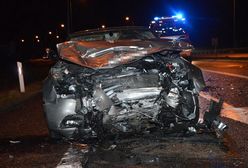 Dwie osoby ranne po zderzeniu dwóch audi. Wszystko przez nieuwagę jednego z kierowców