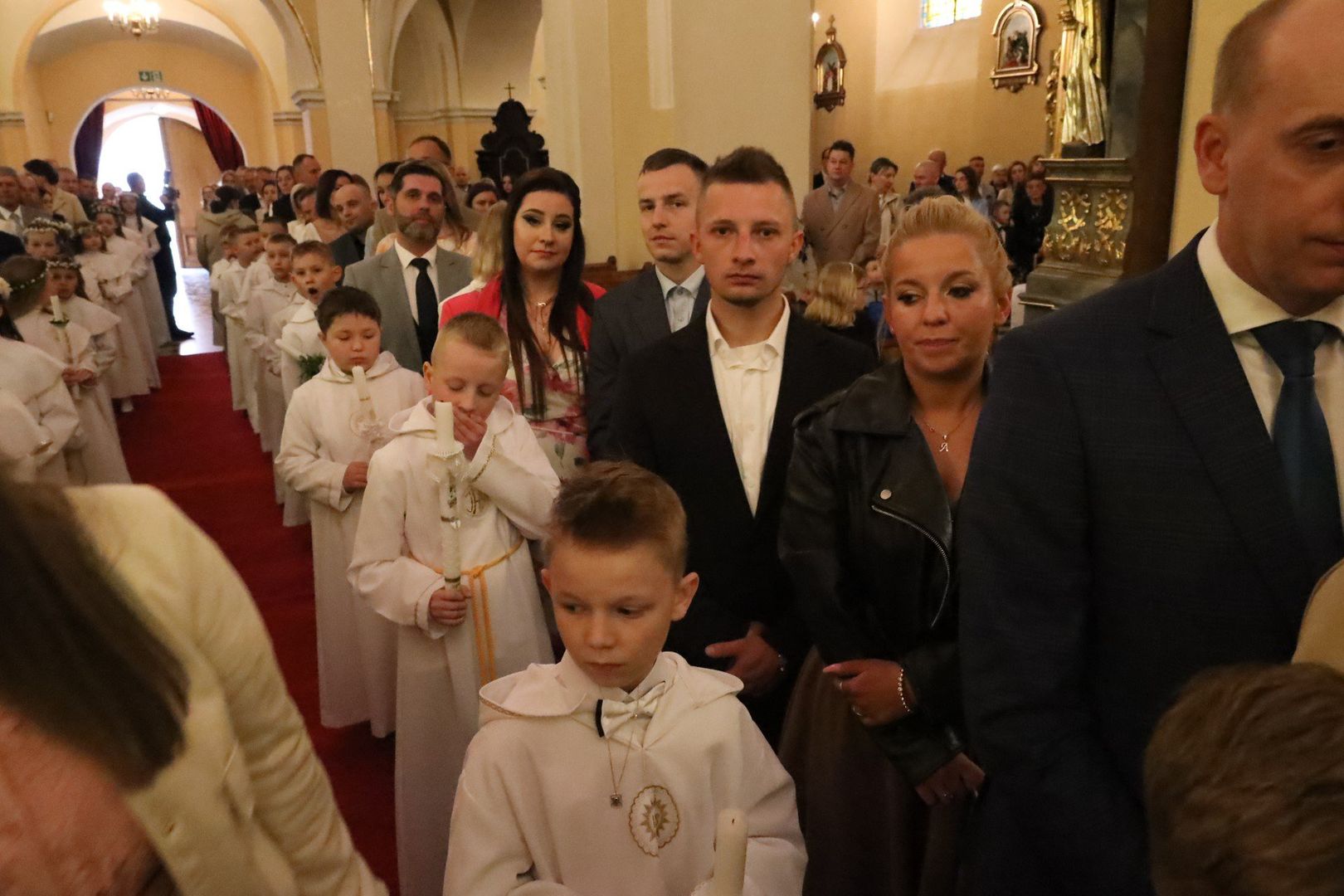 W tym ważnym dniu dzieciom towarzyszyły rodziny, najbliżsi i znajomi