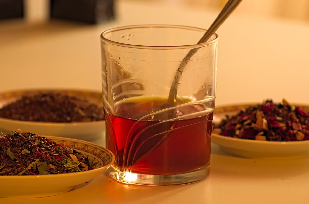 Discover rooibos tea: the caffeine-free African delight offering unique flavors and health benefits