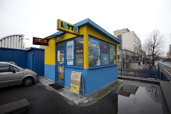 Kolejny warszawiak trafił "szóstkę"! Został 99. lottomilionerem z Warszawy