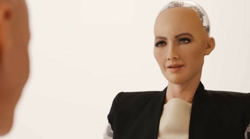 Sophia - pierwszy humanoidalny robot z obywatelstwem, odpowiadała w wywiadzie na pytania, dotyczące posiadania rodziny