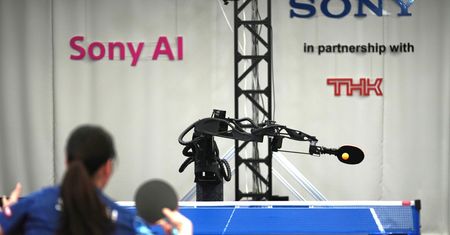 Ace ogrywa mistrzów ping ponga. Jest robotem
