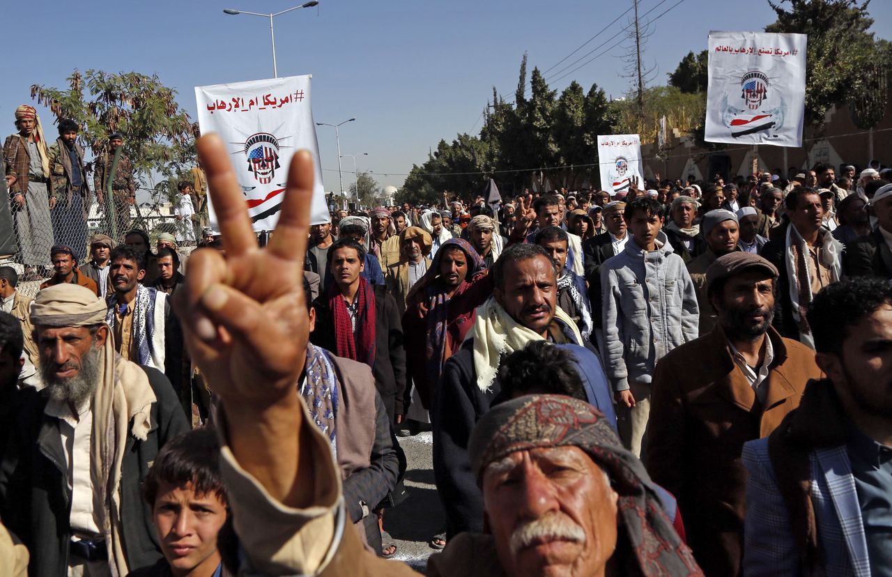 Pierwszy od miesięcy atak Huti na statek handlowy zakończył się zatonięciem jednostki