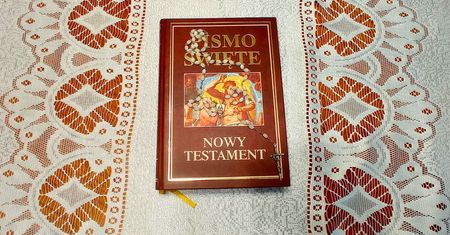 Co zrobić ze starym różańcem i Biblią? Są trzy wyjścia