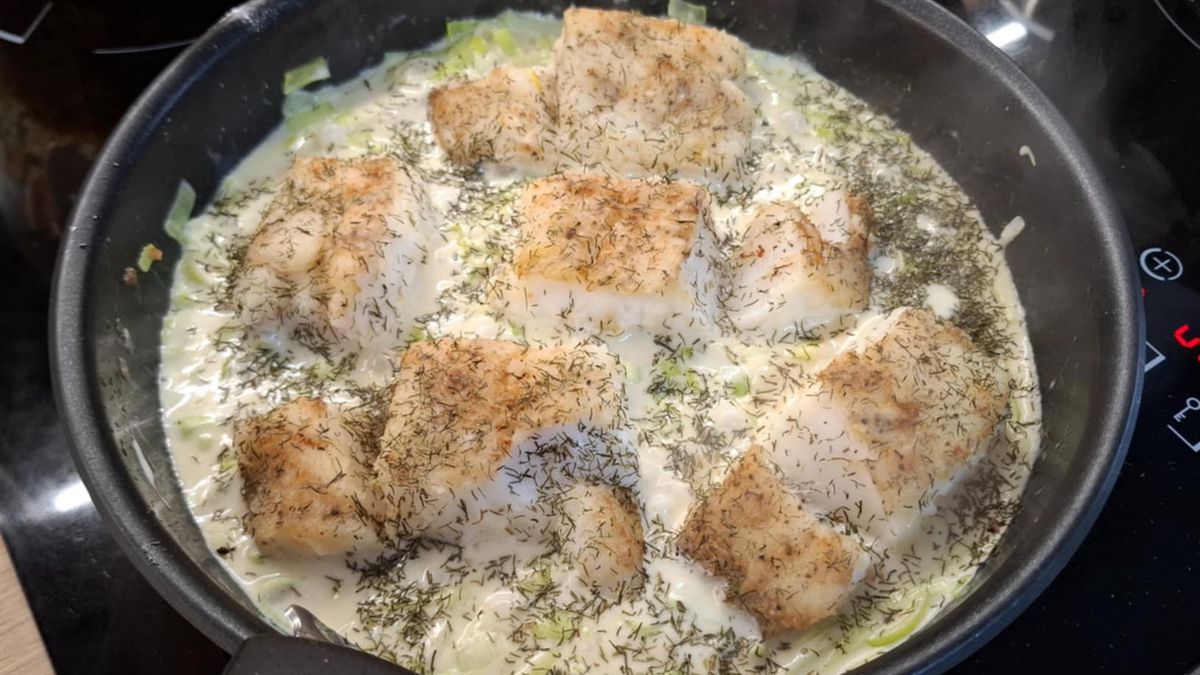 Dorsz w sosie porowym