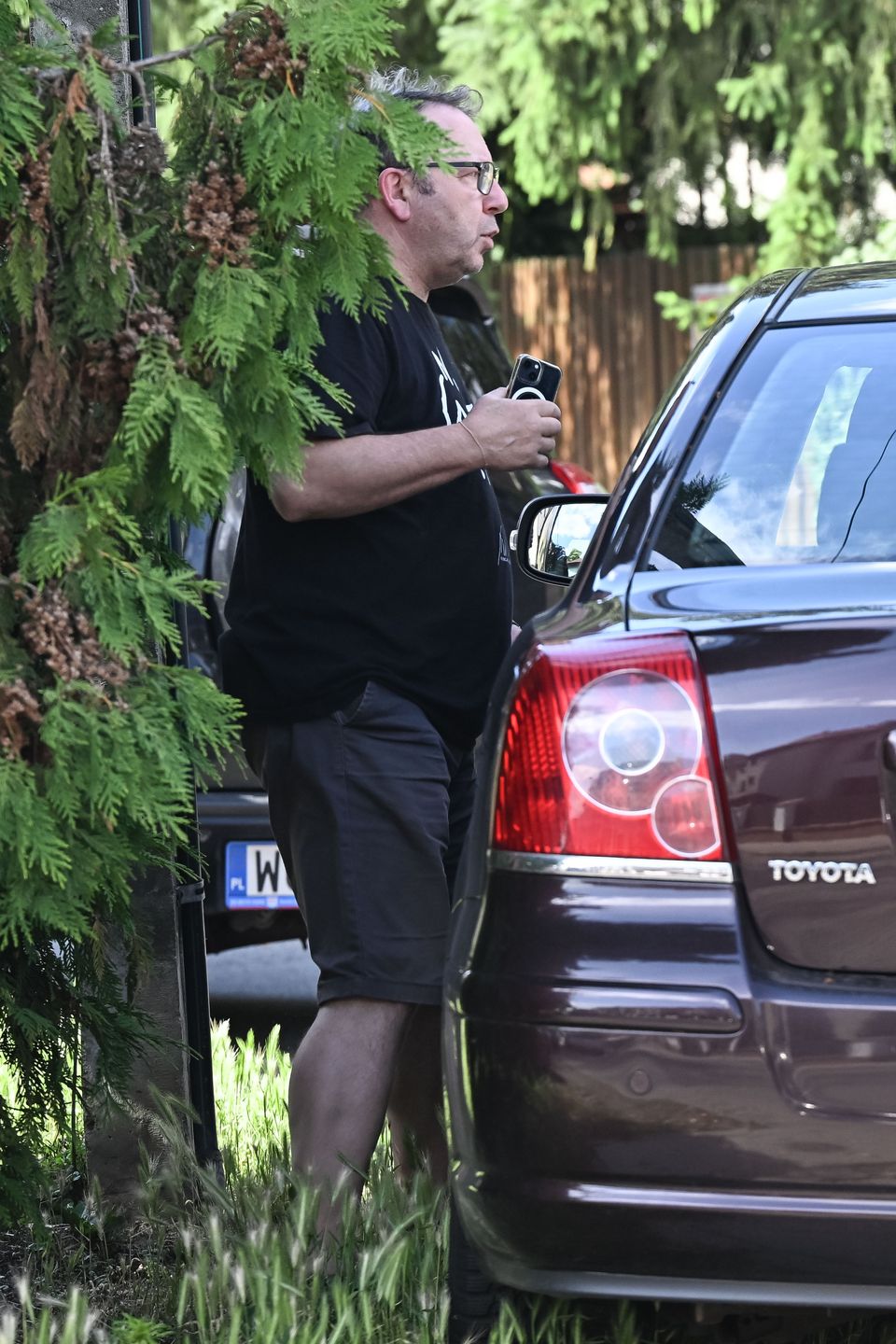 Zbigniew Zamachowski zatrzymał samochód na skrzyżowaniu