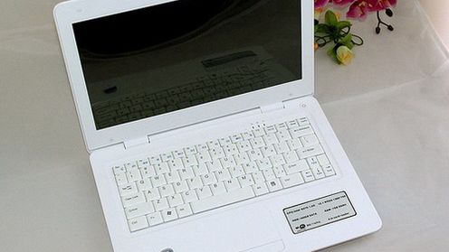 Podrobiony, chudy netbook - Airis Praxis Slim Air 1