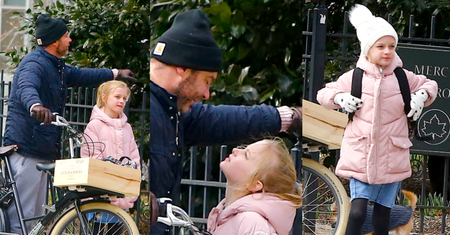 Liev Schreiber na rowerze z 10-letnim synem wyglądającym jak dziewczynka (ZDJĘCIA)