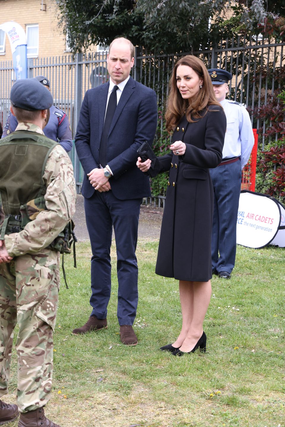 Książę William i Kate Middleton odwiedzają młodych kadetów