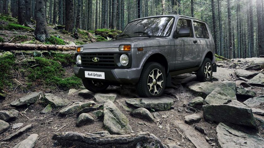 Łada 4x4 (Niva). Wiek nie jest tu istotny, auto od lat wygląda tak samo.