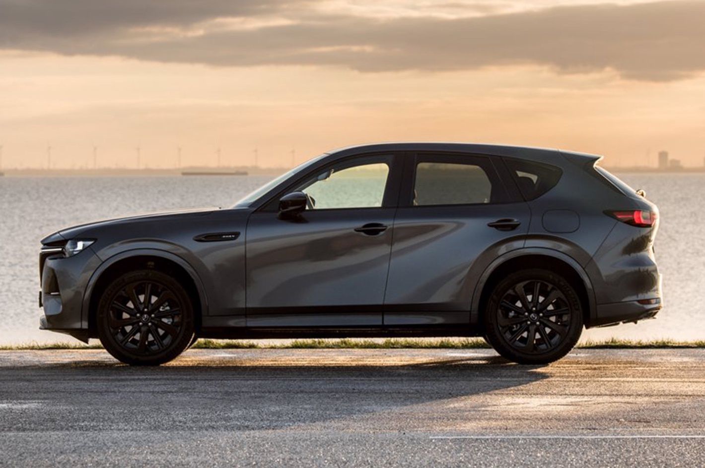 Mazda CX-60 łączy elegancję i zwierzęcą dynamikę