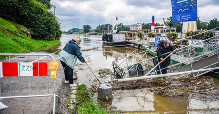 Fala wezbraniowa na Wiśle. Pogotowie powodziowe. Alerty IMGW najwyższego stopnia