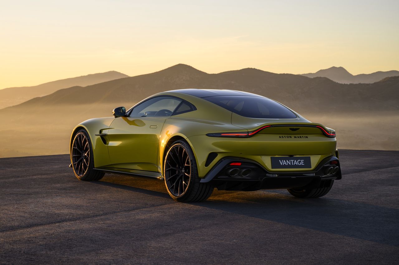 Najmocniejszy w 74-letniej historii. Aston Martin pokazał nowego Vantage'a