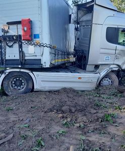 Tir wymusił pierwszeństwo. Zdmuchnął z drogi volkswagena