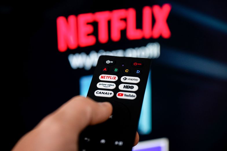 POLAND - 2024/09/20: In this photo illustration a Netflix logo seen on a TV remote in front of the TV. (Photo Illustration by Mateusz Slodkowski/SOPA Images/LightRocket via Getty Images)