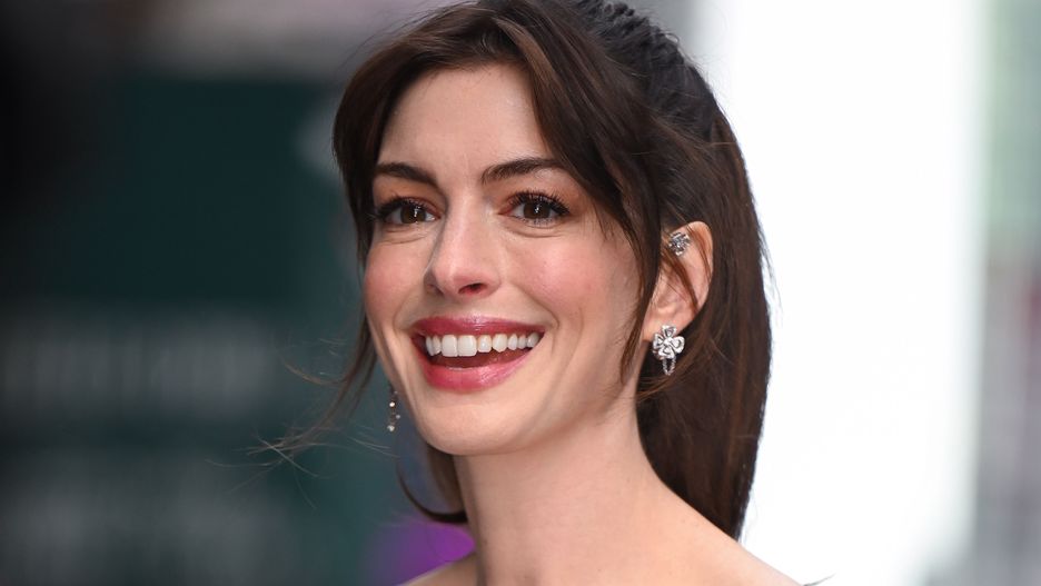 Anne Hathaway w oryginalnej kurtce