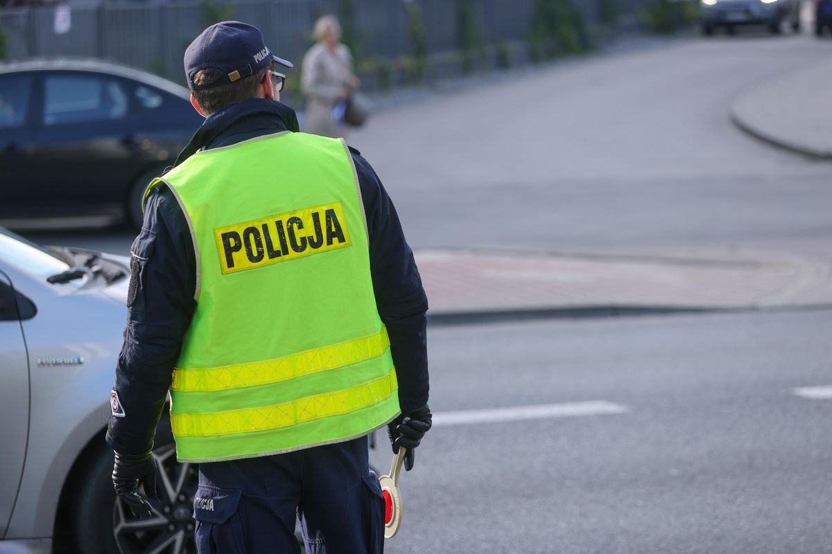 Patrol drogówki podczas kontroli