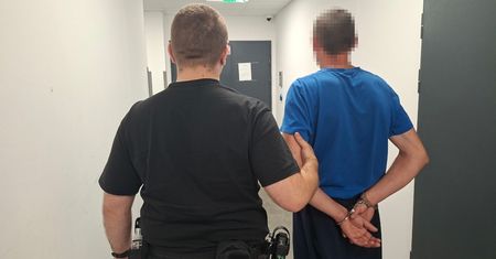 Sześć dożywotnich zakazów i ponad 1,5 promila! Kierowca Seata trafił za kratki