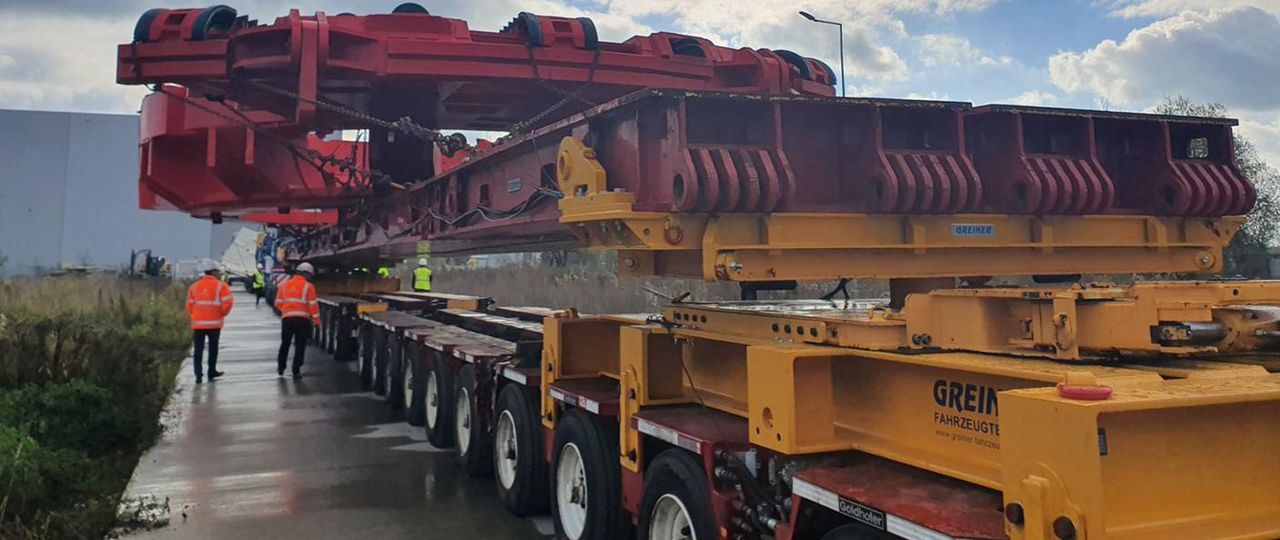 Takiego transportu w Polsce jeszcze nie było. Nie mieści się na drodze