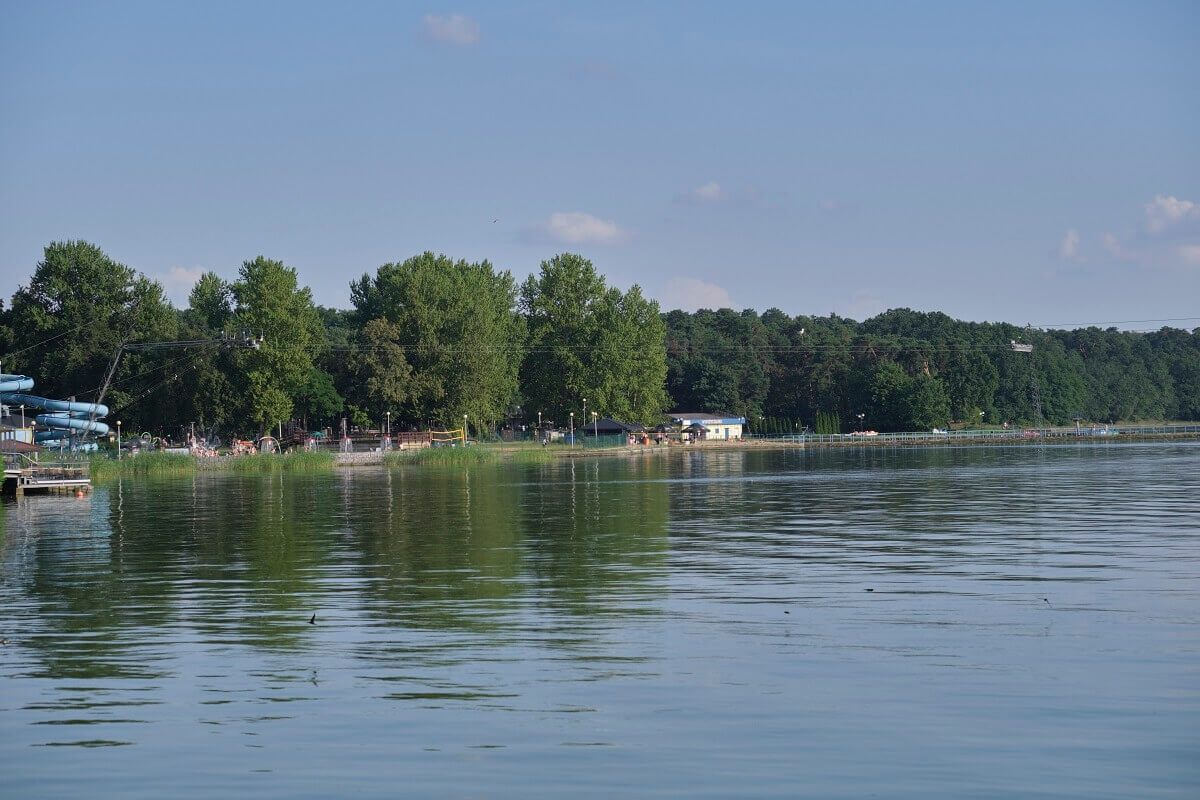 Zalew Zemborzycki. Piaszczysta plaża nad zalewem, koło Lublina | fot. Dominik Wąsik