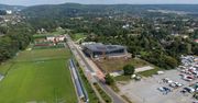 Nocne nielegalne wyścigi w Krzeszowicach. Warkot silników, smród spalin, zakłócanie ciszy. Mieszkańcy się skarżą, policja interweniuje