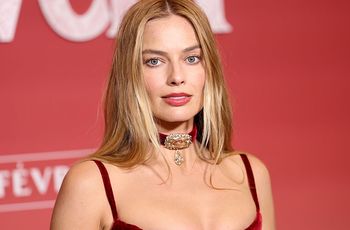Margot Robbie wskoczyła w króciutką mini. Ale to rajstopy robią furorę