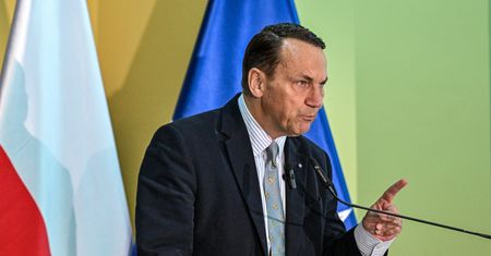 "Muszą zrozumieć". Sikorski o negocjacjach z Rosją i demonstracji siły