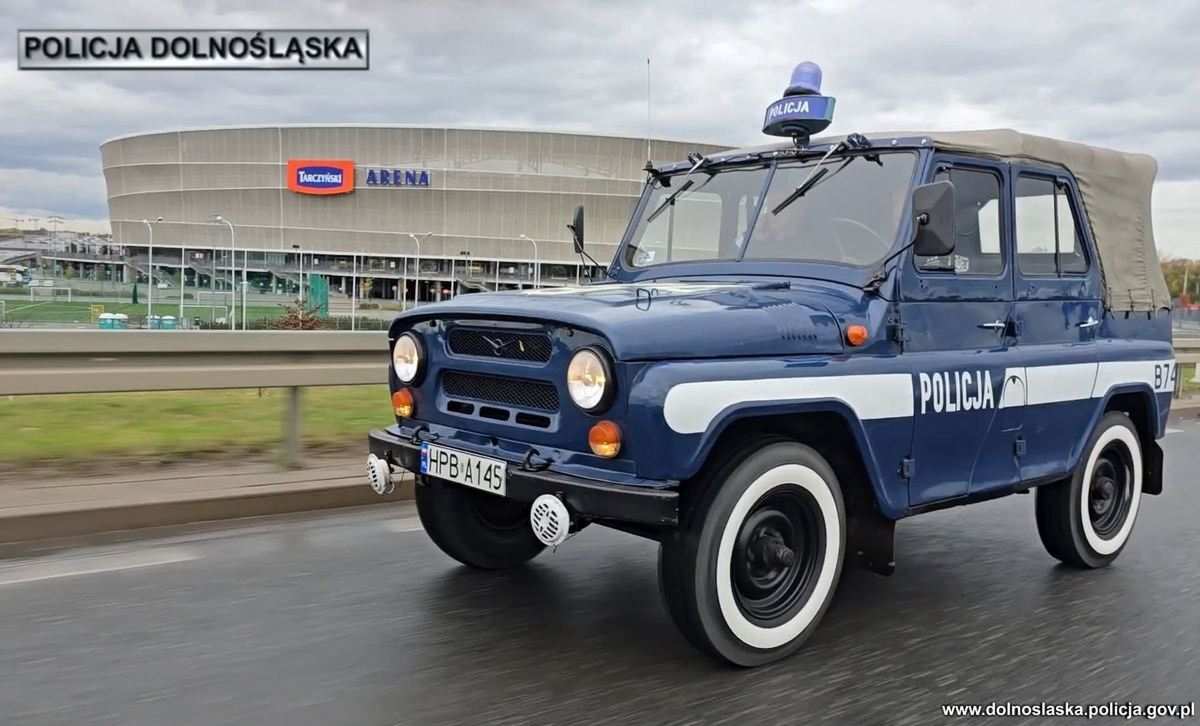 Ten UAZ 469B służył przez 36 lat w policji. Teraz trafi do muzeum