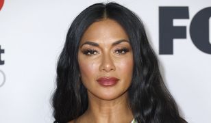 Gwiazda Pussycat Dolls kusi w białym bikini. Ależ ona ma figurę