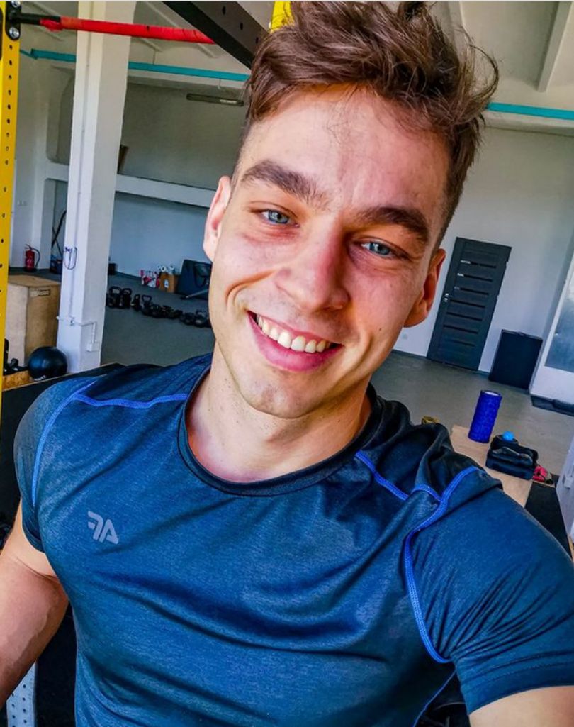 "Hotel Paradise". Igor wspomina traumatyczne doświadczenia z czasów szkolnych