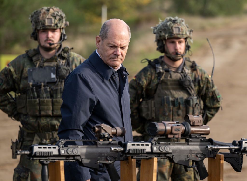 Chancellor Scholz Visits Bundeswehr Army Training Center
BERGEN, GERMANY - OCTOBER 17: German Chancellor Olaf Scholz looks at a machine gun during his visite of the Bundeswehr army training center in Ostenholz on October 17, 2022 near Hodenhagen, Germany. Scholz has vowed to modernize Germany's armed forces with a special EUR 100 billion budget following Russia's military invasion of Ukraine. (Photo by David Hecker/Getty Images)
David Hecker