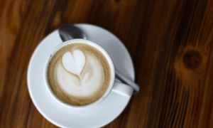 Zupełnie nowe zasady w kawiarniach. Klienci już je omijają